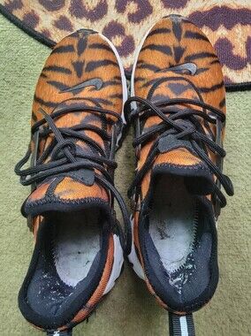 Nike React Presto Orange & Black Tiger-Print Sneakers. (Size W 9 / M 7.5)